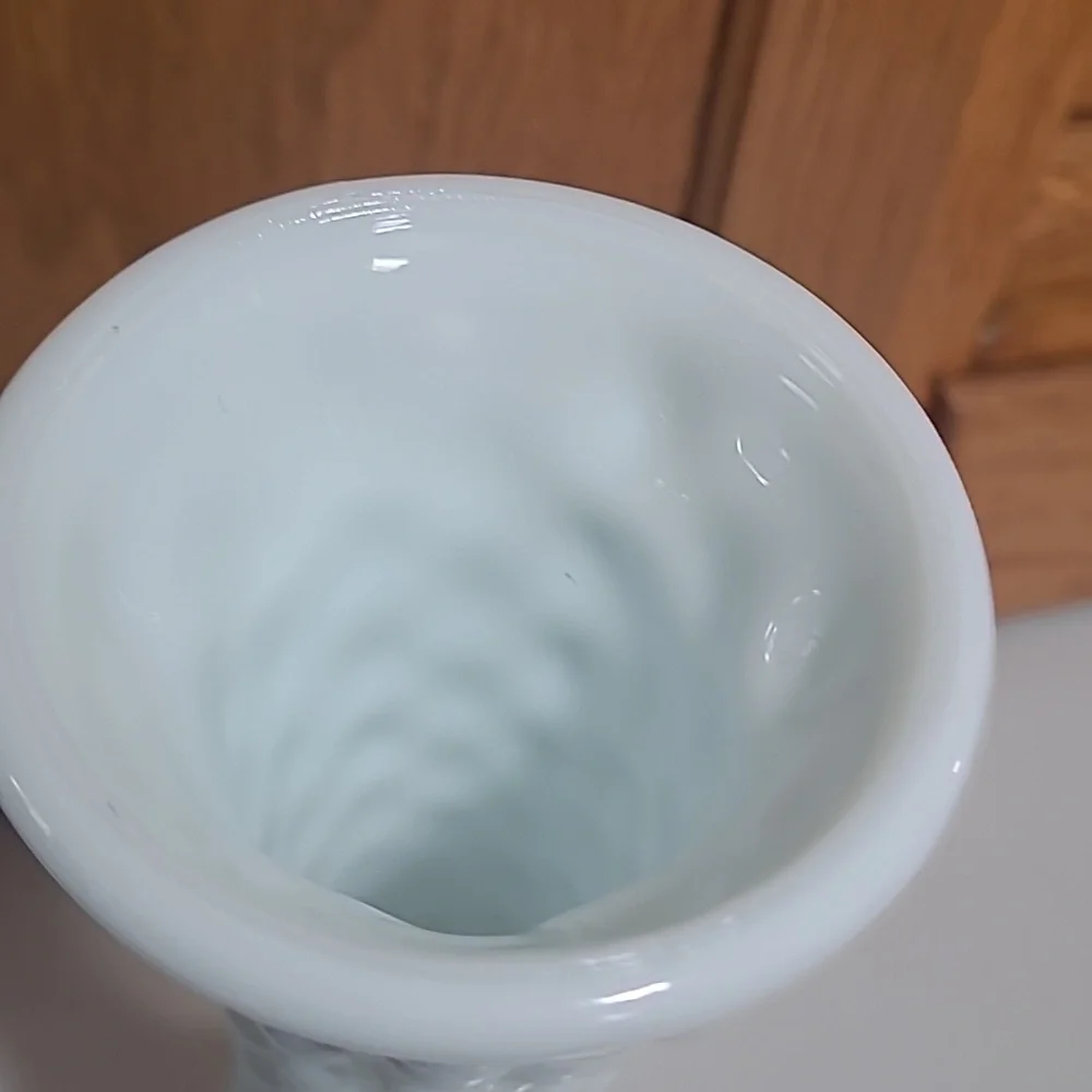 Anchor Hocking Milk Glass Bubble Pattern White with Greenish Hue Bud Vase 12